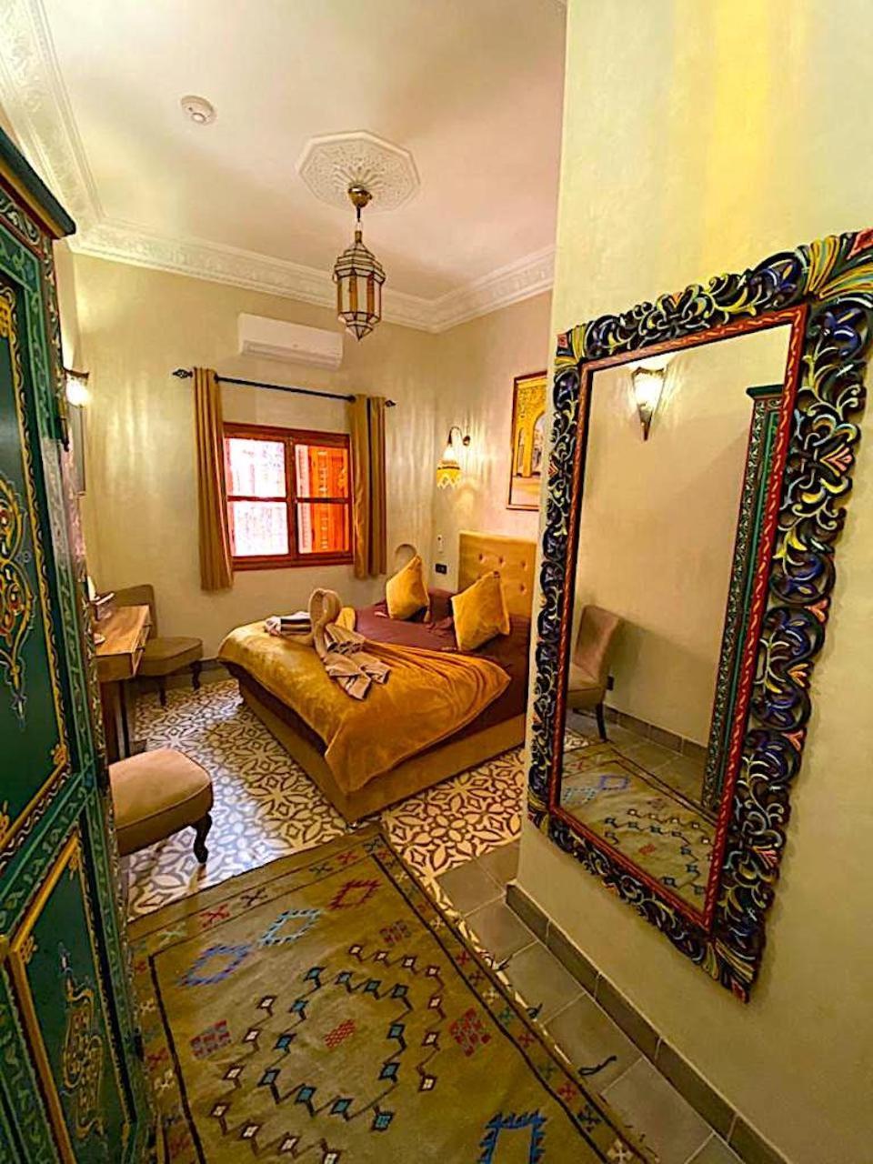 La Perle Rouge Riad 2*